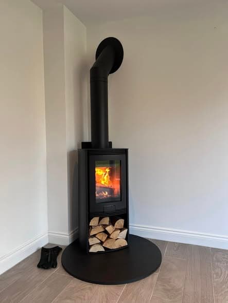 Di Lusso R4 Euro Stove with Teardrop Slate Hearth view 5