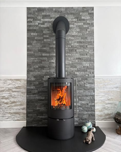 Chatsworth stove with traditional character