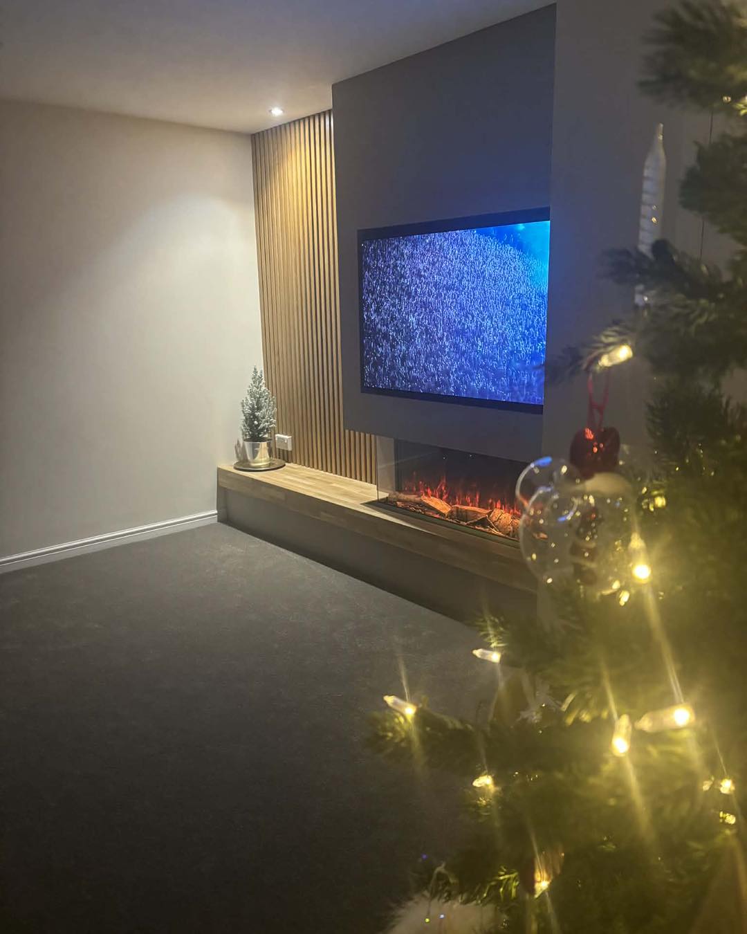 Bespoke Media Wall with Vision Solus 150 Electric Fire view 4