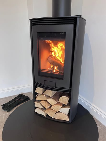 Di Lusso R4 Euro Stove with Teardrop Slate Hearth