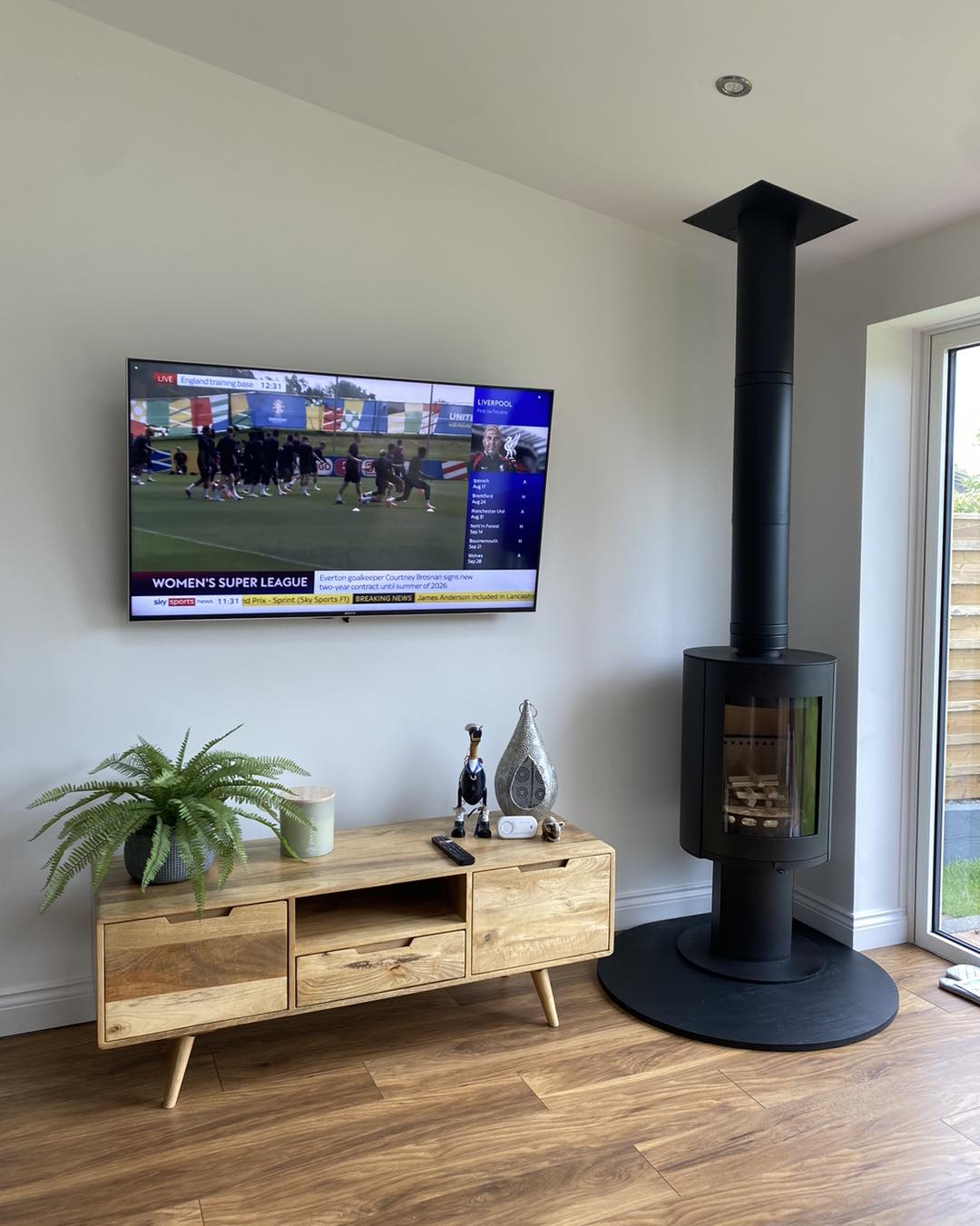 Medium Tinderbox Stove with False Chimney Breast in Amble