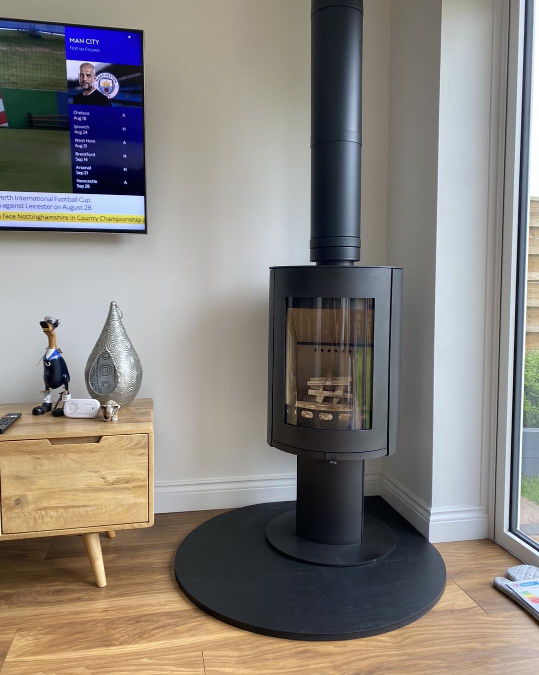 Medium Tinderbox Stove with False Chimney Breast in Amble