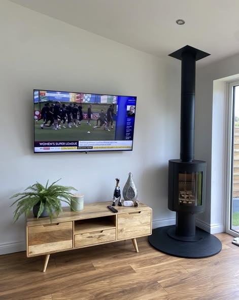 Medium Tinderbox Stove with False Chimney Breast in Amble