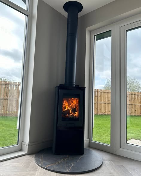 Di Lusso R4 Euro with Dekton Teardrop Hearth in Burnopfield