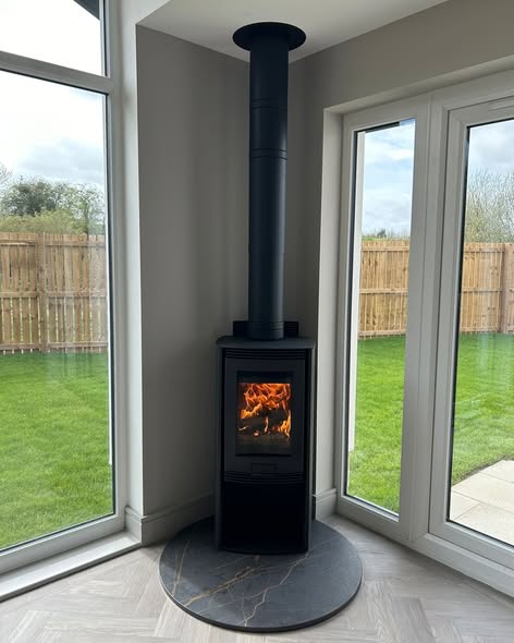 Di Lusso R4 Euro with Dekton Teardrop Hearth in Burnopfield