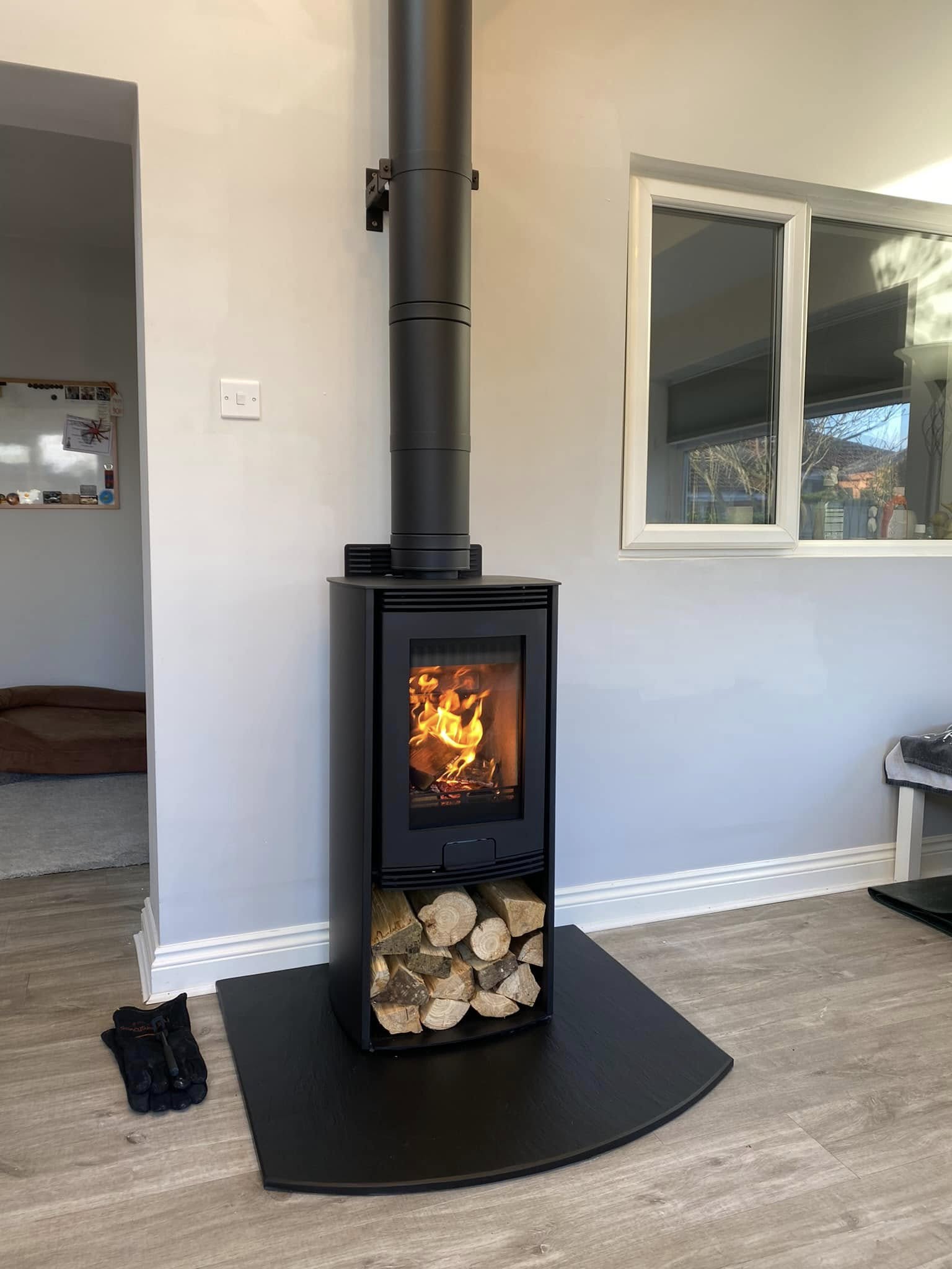 Di Lusso R4 Euro Stove with Italian Slate Hearth in Killingworth