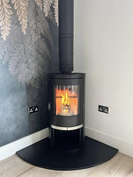 Di Lusso R4 Euro Stove Installation in Ashington