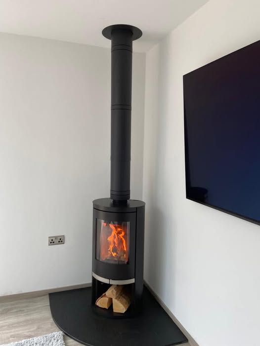 Medium Flickrflame Stove with Brick Slip Chamber and Lit Beam