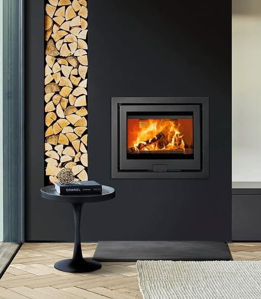 Ovale Pedestal Wood Burning Stove in Blyth