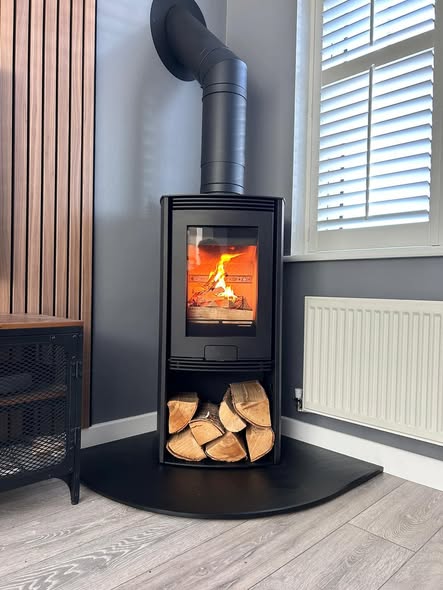 Di Lusso R4 Euro Stove with Combustible Clearance Consideration