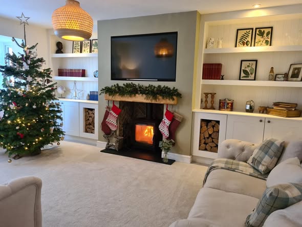 Dimplex Ignite XL Media Wall in Gosforth Flat