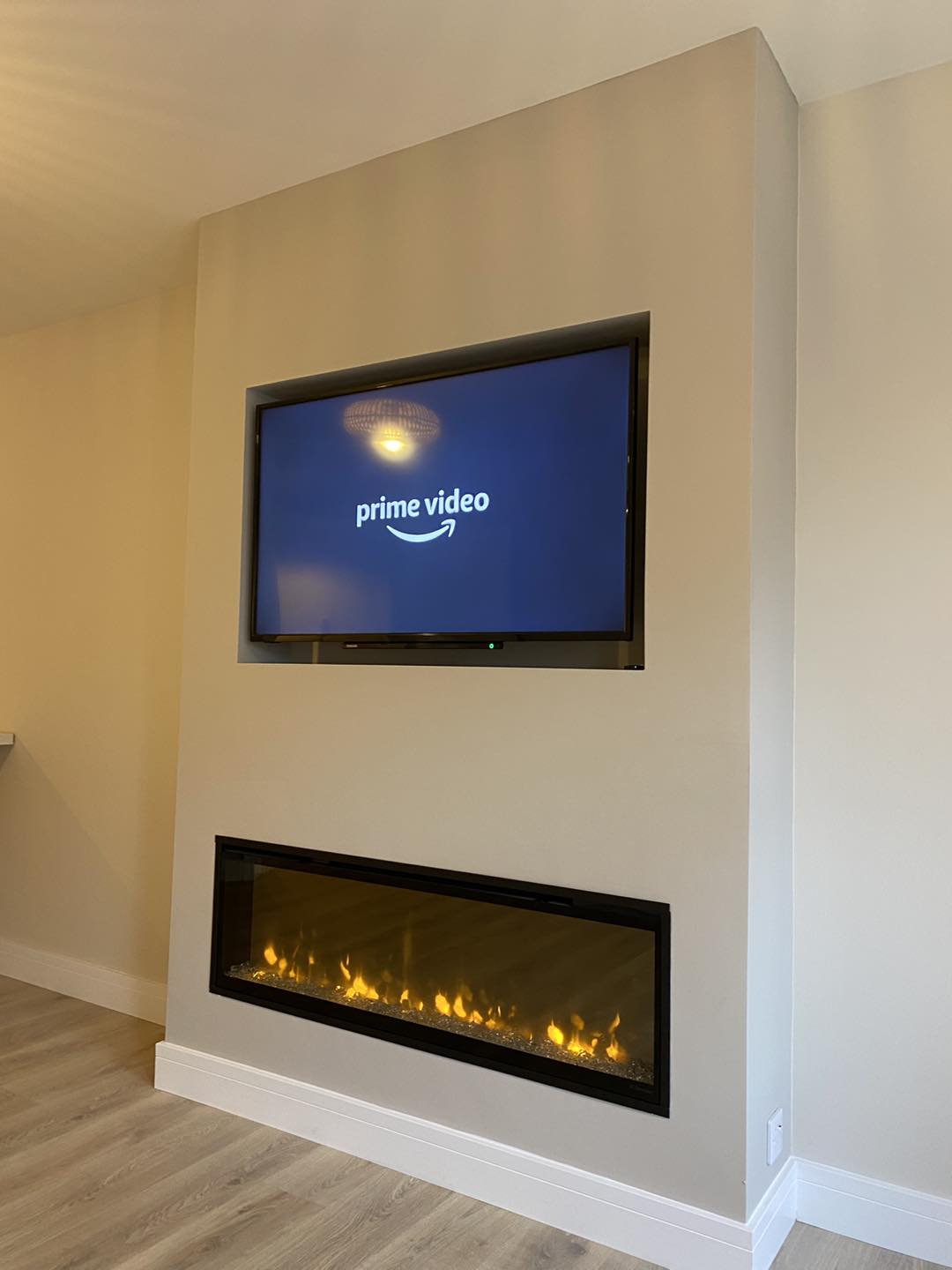 Dimplex Ignite XL Media Wall in Gosforth Flat
