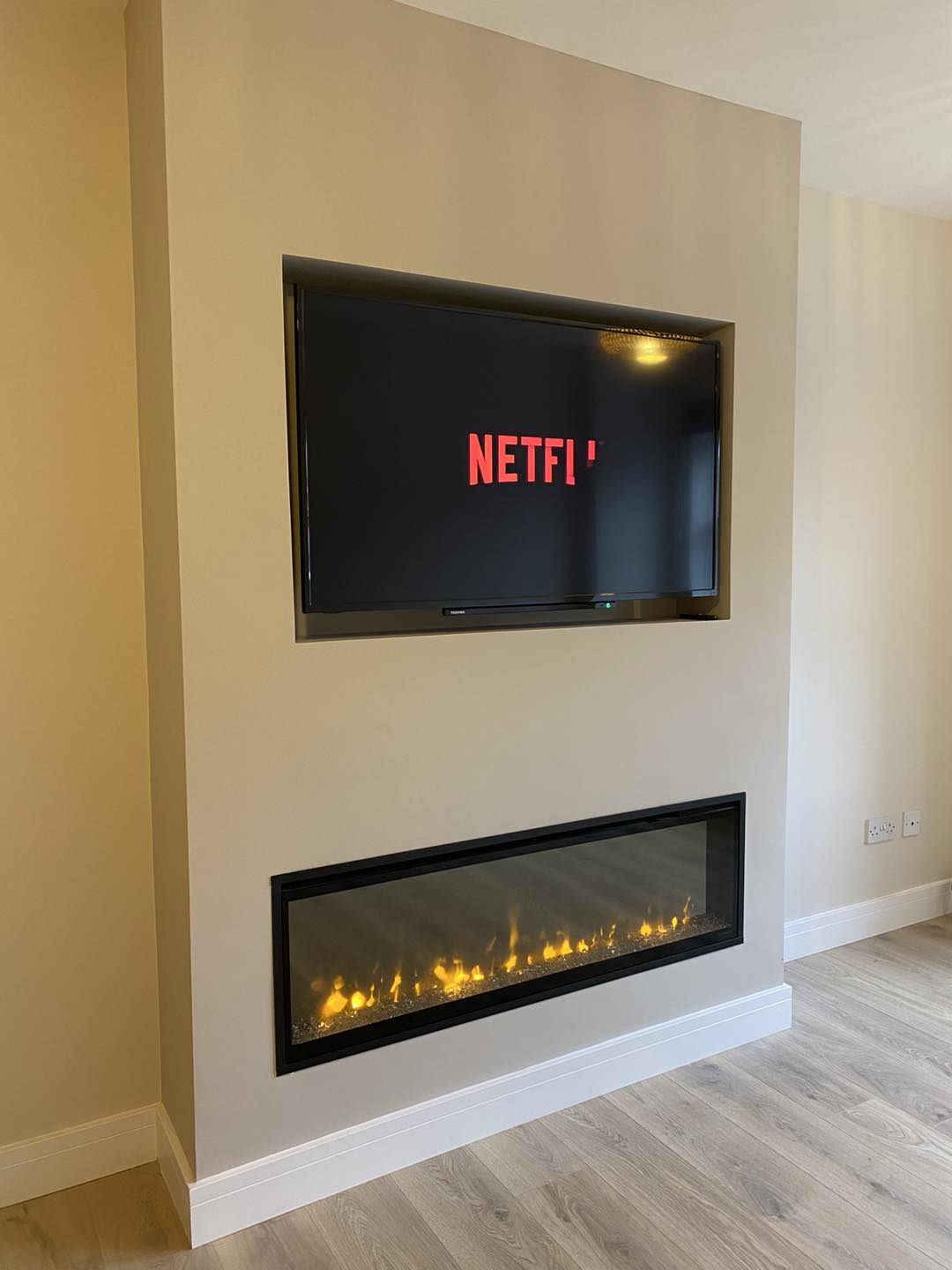Dimplex Ignite XL Media Wall in Gosforth Flat
