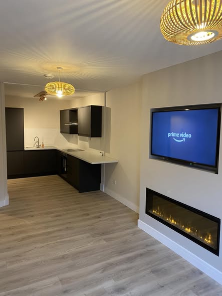 Dimplex Ignite XL Media Wall in Gosforth Flat