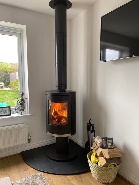 Ovale Pedestal Stove with TW Pro Flue in Whitley Bay