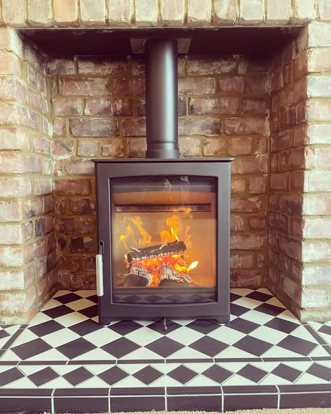 Di Lusso R4 Euro Stove Installation in Annitsford
