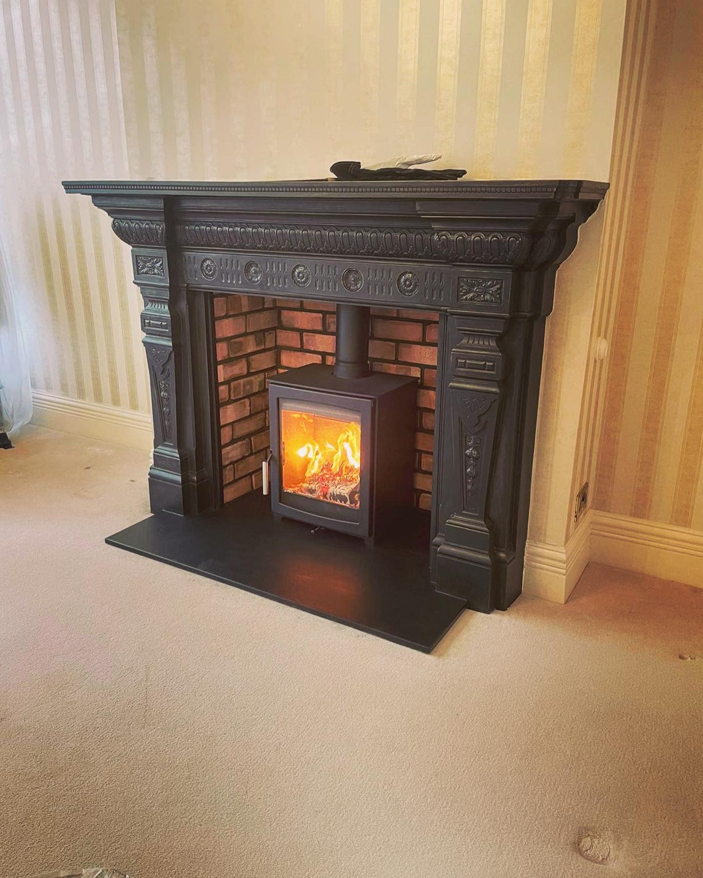 Solus 1500 Electric Fire Media Wall in Morpeth
