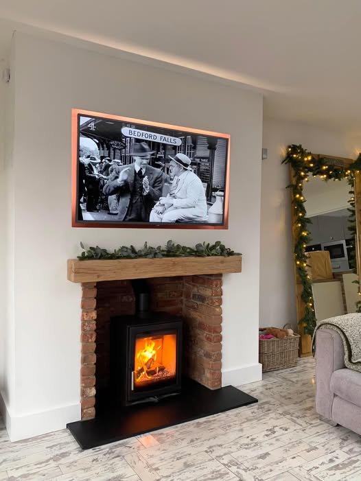 Ashington Feature Fireplace with Tinderbox Stove and Inset TV