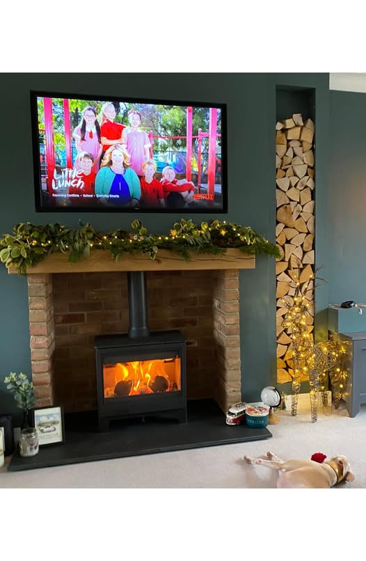 Flamerite Three-Sided Electric Fire Media Wall in Gosforth