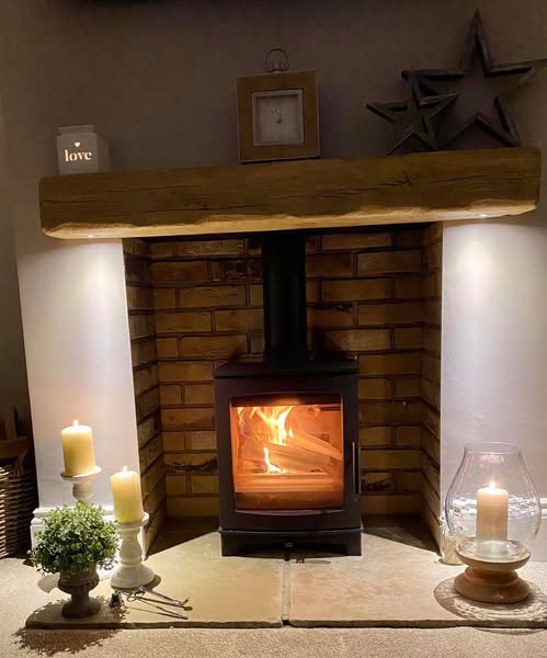 Wallsend Wood Burning Stove with Brick Slip Chamber