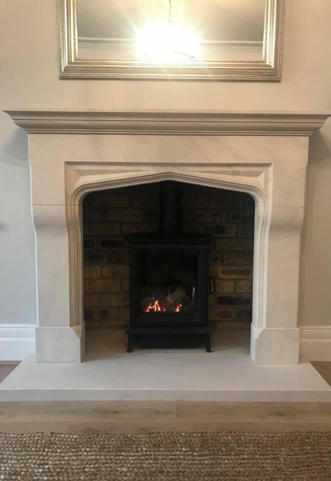 Sheraton 5 Gas Stove with Beaufort Limestone Surround