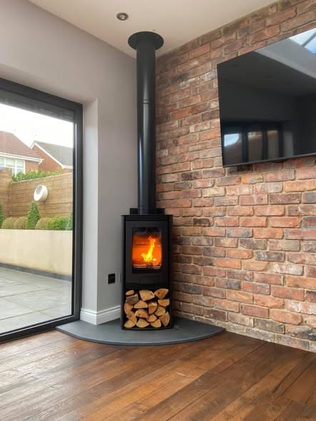 Di Lusso R4 Euro Corner Stove in Cramlington Extension