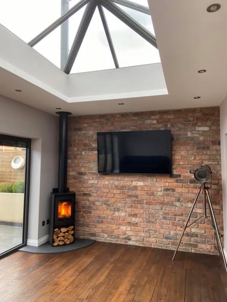 Di Lusso R4 Euro Corner Stove in Cramlington Extension