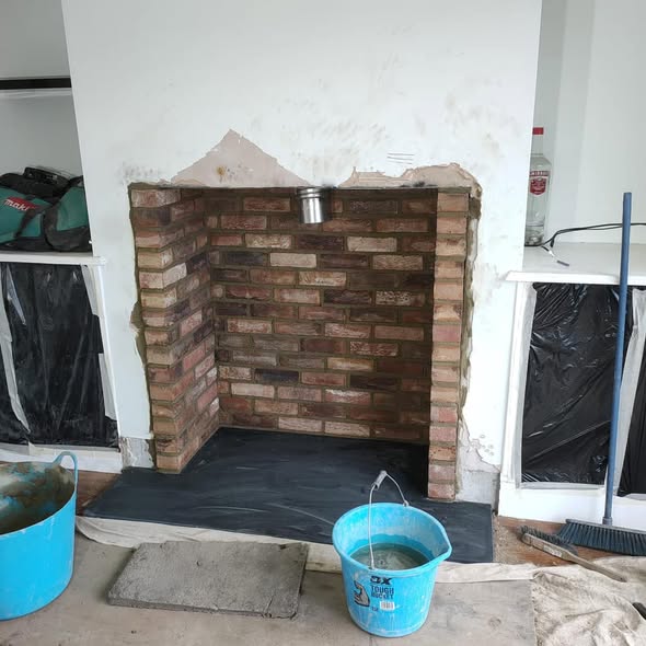 Blithfield 5 Stove in Large Stone Inglenook
