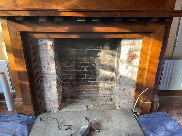 Parkray Aspect 5 Stove with Full-Height Tiled Wall in Amble