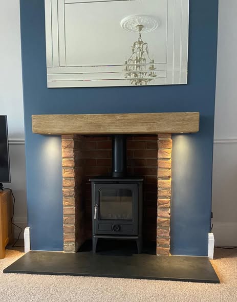 Norvik 5 Multifuel Stove with Brick Chamber and Lit Beam