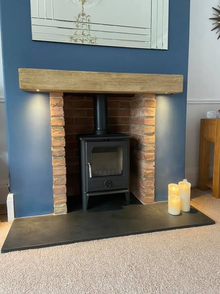 Norvik 5 Multifuel Stove with Brick Chamber and Lit Beam