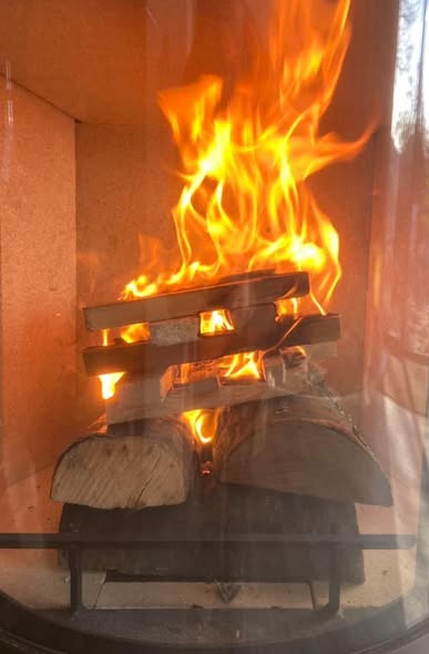 Norvik 5 Multifuel Stove with Brick Chamber and Lit Beam