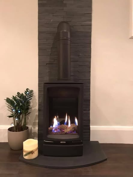 Vogue Midi T Balanced Flue Gas Stove with Slate Feature Wall