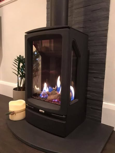 Vogue Midi T Balanced Flue Gas Stove with Slate Feature Wall