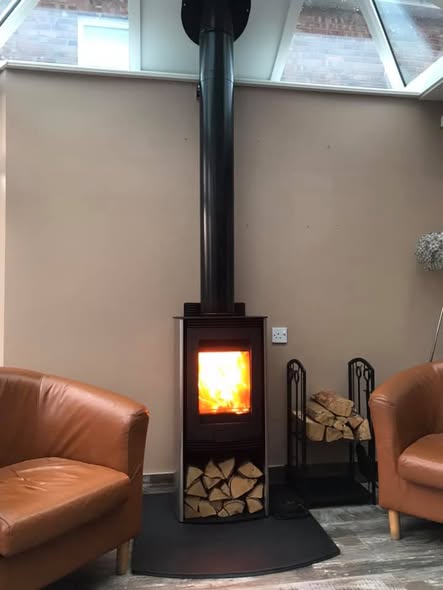 Di Lusso R4 Euro Stove in Glass Roof Extension